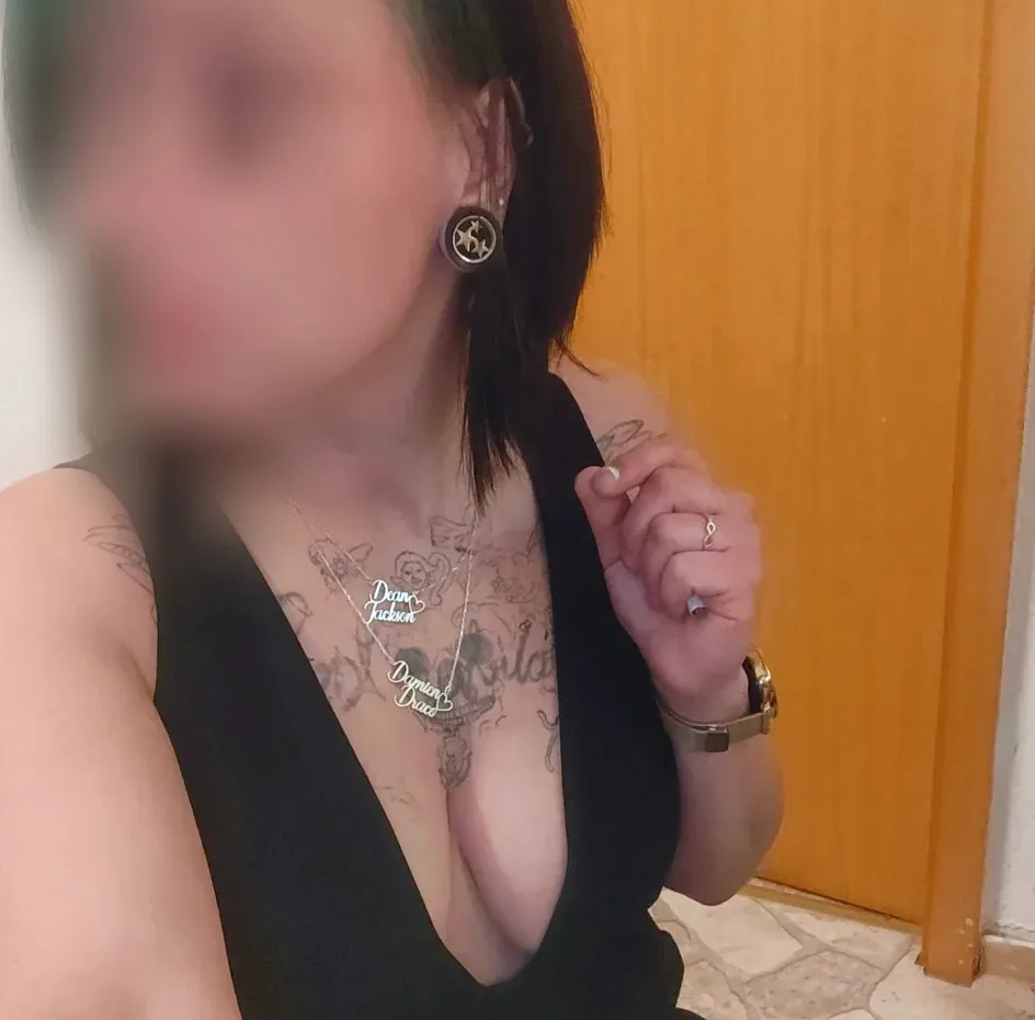 Bo, 25