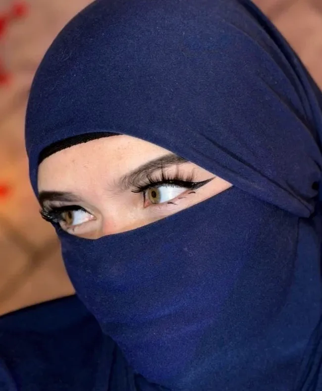 Carlijn, 24