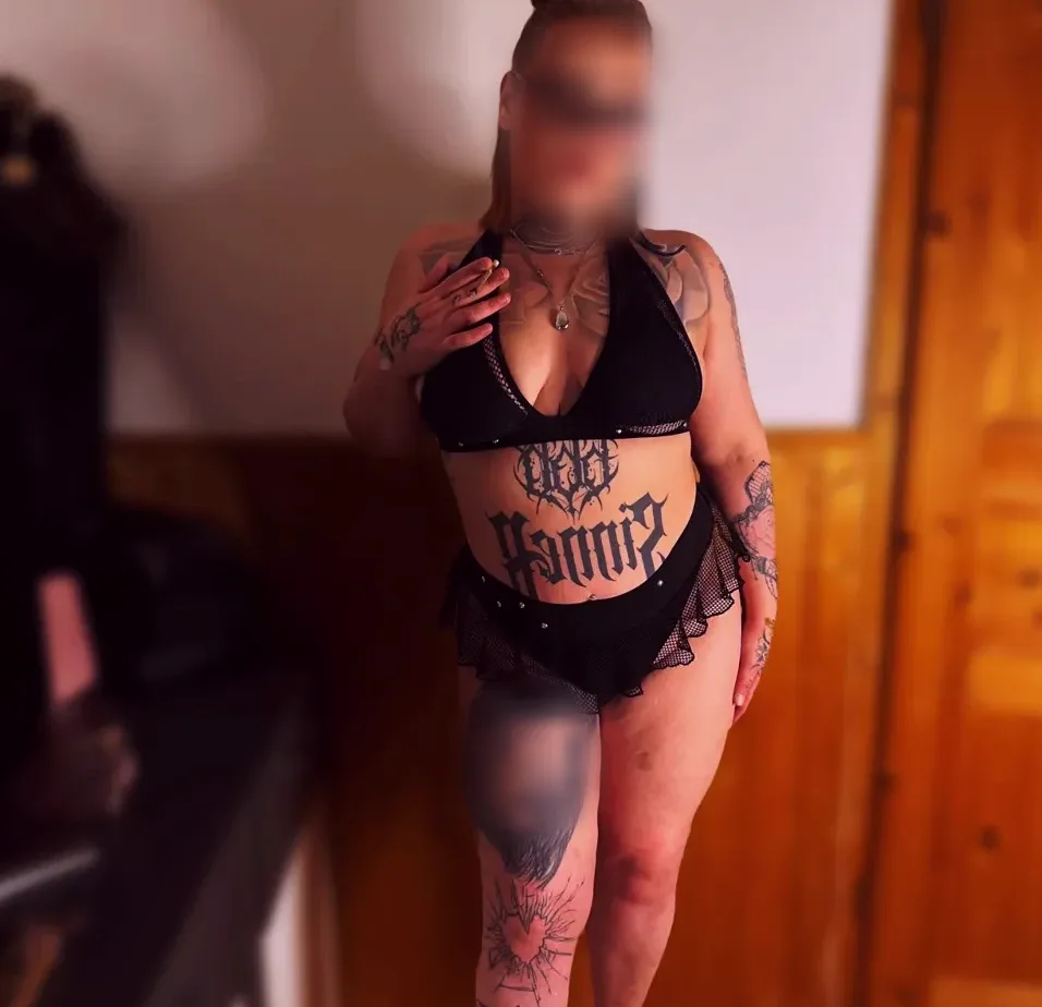 Elin, 26