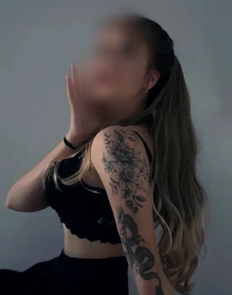 Yasmin, 21
